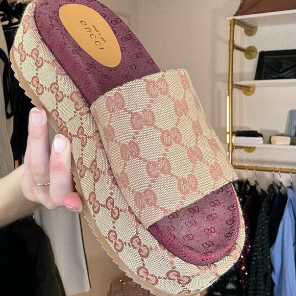 Gucci Monogram Platform Slides - Picture 3 of 3
